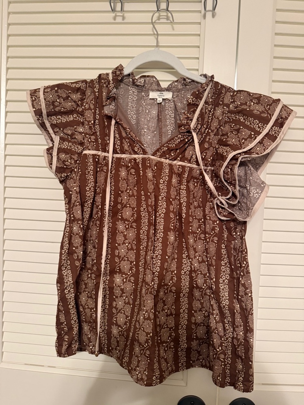 Entro Floral Stripe Flutter Sleeve Top - Brown